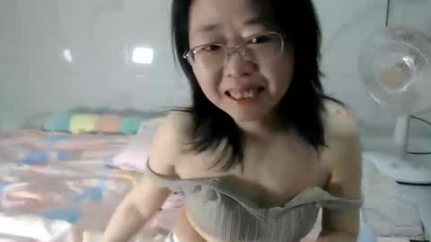 Snapshot of cbz112233 chatting on January 2025 04:39:02 PM ANNYANNY online show from January 2025 04:39:02 PM