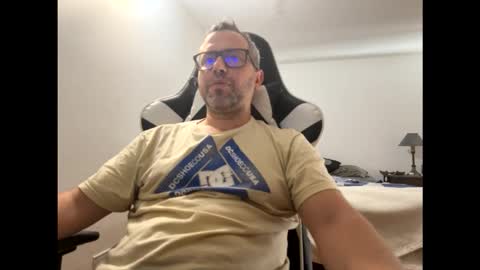 Snapshot of ccmhp1 chatting on October 2025 06:08:02 PM Tomys online show from October 2025 06:08:02 PM