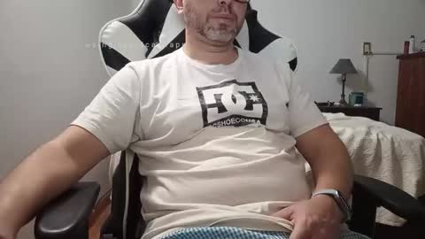 Snapshot of ccmhp1 chatting on October 2025 08:59:02 PM Tomys online show from October 2025 08:59:02 PM