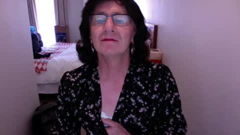 Elle online show from December 2024 02:28:02 AM