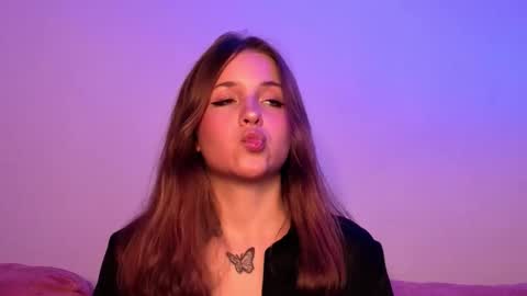 Lina  online show from September 2025 07:41:02 PM