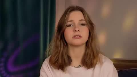 Lina  online show from February 2026 07:08:02 PM