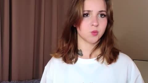 Lina  online show from February 2026 07:01:01 PM