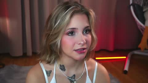 Lina  online show from June 2026 07:09:02 PM