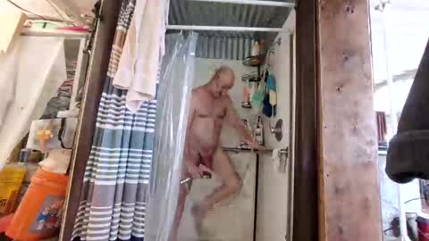 Chuck online show from February 2025 08:02:02 PM