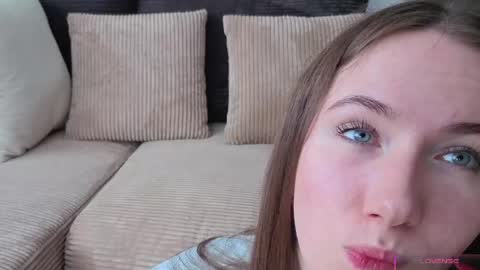 Josie Manesi online show from May 2026 06:07:01 AM