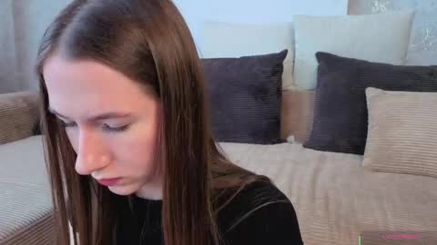 Josie Manesi online show from May 2026 06:19:02 AM