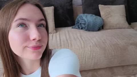 Josie Manesi online show from May 2026 06:33:02 AM