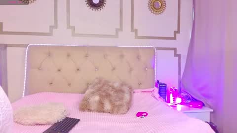 celesteebluee online show from July 2026 12:36:02 PM
