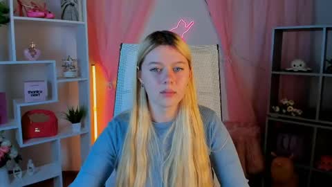 your cute kitty online show from April 2026 07:53:02 PM