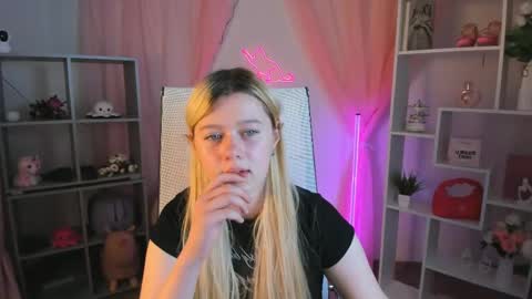 your cute kitty online show from May 2026 06:27:01 PM