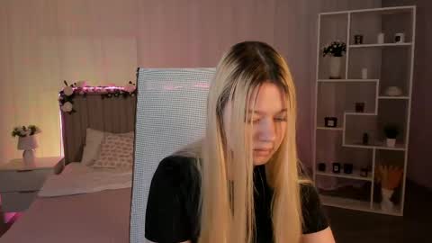 your cute kitty online show from May 2026 08:25:01 PM