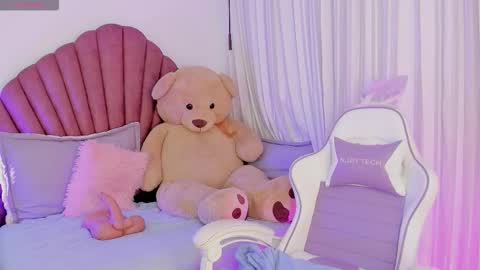 Snapshot of celestte_ruizz chatting on November 2025 06:22:01 AM 700 110 p online show from November 2025 06:22:01 AM