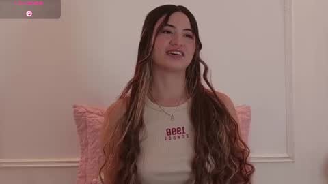 celestte_vanegas online show from June 2026 05:32:01 PM