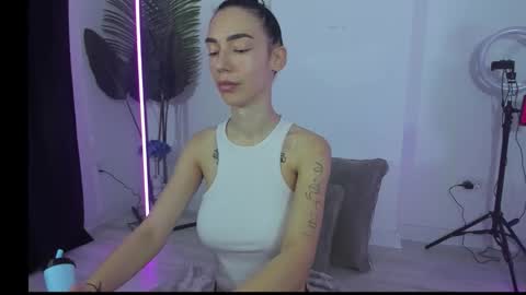 Celine Roxelle online show from November 2025 06:46:01 AM