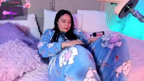 Hello guys my name is Sofi and Lizzie and  Vanessa online show from July 2026 09:07:02 AM