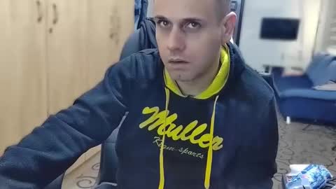 Snapshot of cezar46 chatting on December 2024 12:35:01 PM cezar online show from December 2024 12:35:01 PM