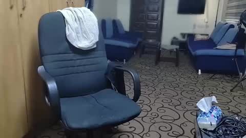 Snapshot of cezar46 chatting on December 2024 05:51:01 AM cezar online show from December 2024 05:51:01 AM