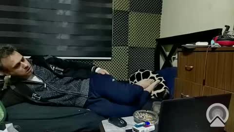 Snapshot of cezar46 chatting on January 2025 03:58:01 AM cezar online show from January 2025 03:58:01 AM