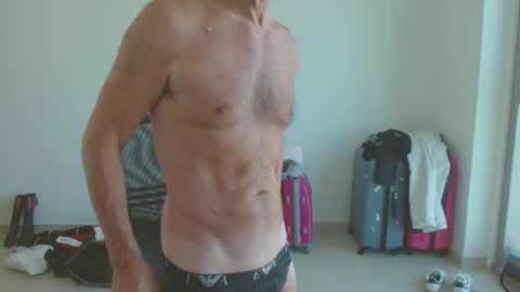 Snapshot of ch400 chatting on December 2024 11:18:01 AM ch400 online show from December 2024 11:18:01 AM