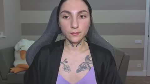 Kate online show from November 2025 06:08:01 PM