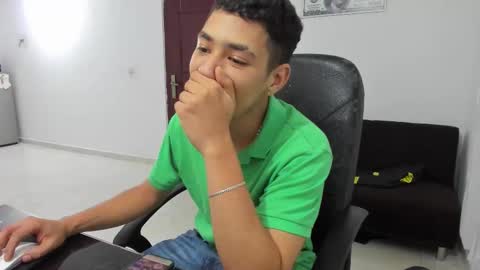 Snapshot of chandler_kenji chatting on October 2025 08:35:01 AM Kenji online show from October 2025 08:35:01 AM