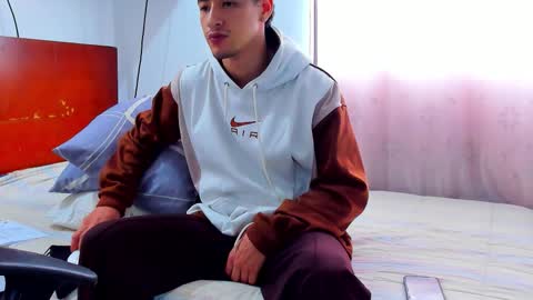 Snapshot of chandler_kenji chatting on November 2025 01:25:02 PM Kenji online show from November 2025 01:25:02 PM