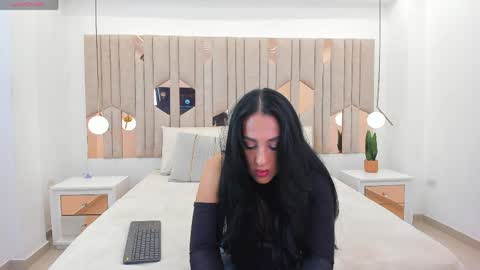 CHANEL online show from May 2026 04:53:02 AM
