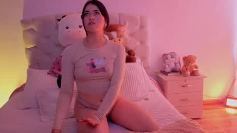 Chanell online show from September 2025 08:52:02 PM