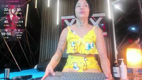 Snapshot of channel_guss chatting on November 2025 05:18:01 PM Channel Guss online show from November 2025 05:18:01 PM