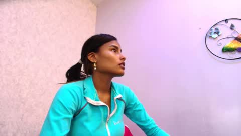 Raquel  online show from February 2026 12:01:02 PM