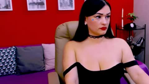 The Queen online show from November 2025 11:13:01 PM