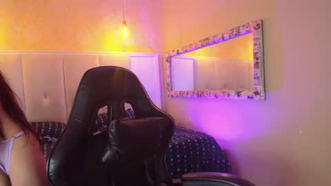  chantalpetit  online show from April 2026 06:23:01 PM