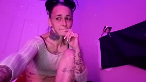 Snapshot of chaoticluvbug777 chatting on January 2026 12:20:01 PM chaoticluvbug777 online show from January 2026 12:20:01 PM