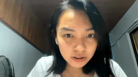 Elly online show from April 2026 01:01:01 PM