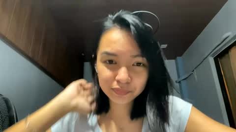 Elly online show from April 2026 01:41:01 PM