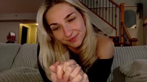 char  online show from October 2025 12:20:01 AM