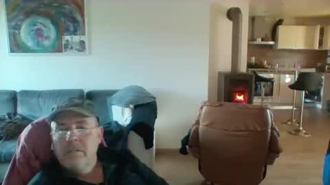charles6064 online show from December 2024 01:32:02 PM