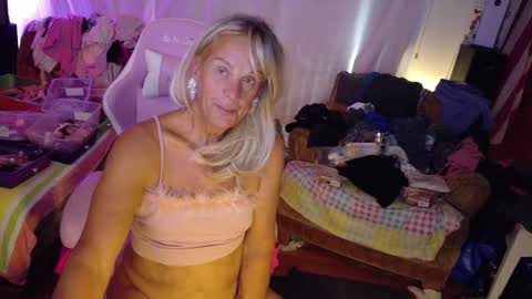 Snapshot of charli_girl chatting on September 2025 11:08:02 PM Charli online show from September 2025 11:08:02 PM