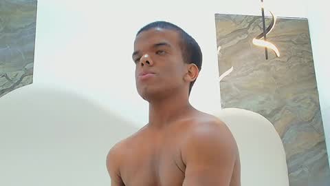 charlie_walkerr online show from May 2026 01:13:01 AM