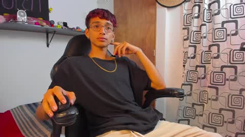 Snapshot of charlieerusso chatting on December 2024 01:14:01 AM Charles Russo online show from December 2024 01:14:01 AM