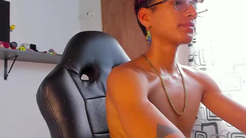 Snapshot of charlieerusso chatting on December 2024 07:32:02 PM Charles Russo online show from December 2024 07:32:02 PM