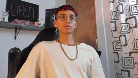 Snapshot of charlieerusso chatting on December 2024 08:21:02 PM Charles Russo online show from December 2024 08:21:02 PM