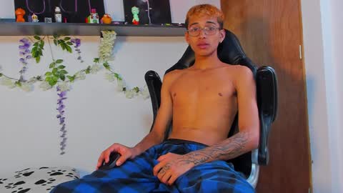 Snapshot of charlieerusso chatting on February 2025 06:55:01 PM Charles Russo online show from February 2025 06:55:01 PM