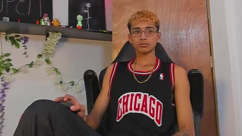 Snapshot of charlieerusso chatting on February 2025 08:02:02 PM Charles Russo online show from February 2025 08:02:02 PM