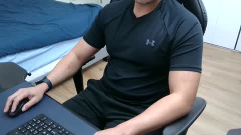 Snapshot of charliekkw chatting on February 2025 09:05:02 PM charliekkw online show from February 2025 09:05:02 PM