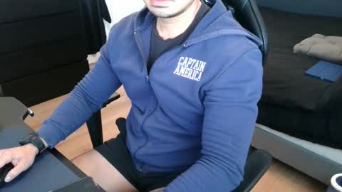 Snapshot of charliekkw chatting on December 2025 08:57:02 PM charliekkw online show from December 2025 08:57:02 PM