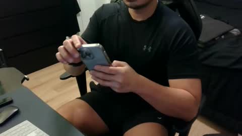 Snapshot of charliekkw chatting on January 2026 08:22:02 PM charliekkw online show from January 2026 08:22:02 PM