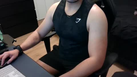 Snapshot of charliekkw chatting on January 2026 12:15:02 AM charliekkw online show from January 2026 12:15:02 AM