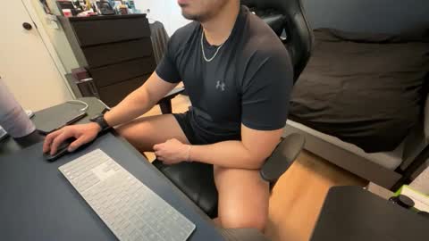 Snapshot of charliekkw chatting on February 2026 08:35:02 PM charliekkw online show from February 2026 08:35:02 PM